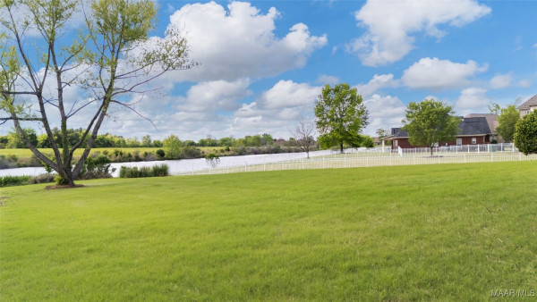 8478 ROCKBRIDGE Circle