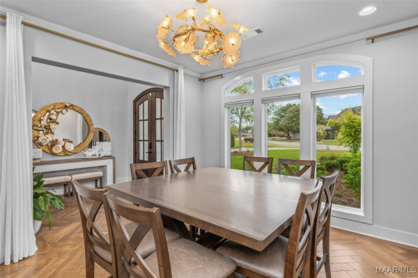 8478 ROCKBRIDGE Circle