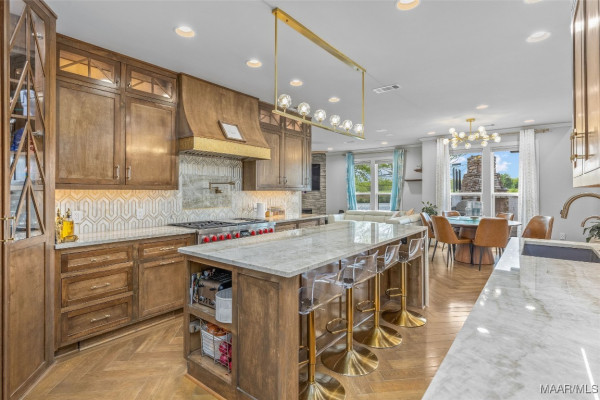 8478 ROCKBRIDGE Circle