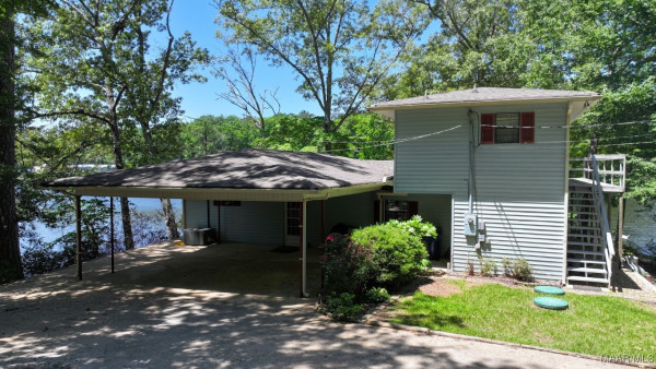 210 Weluvit Lane