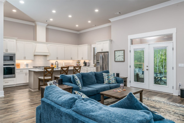 1215 Brookwood Drive