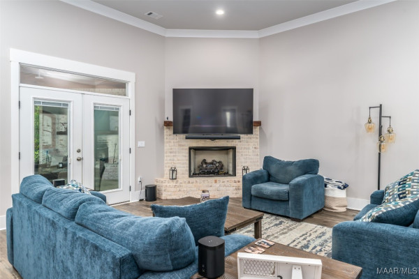 1215 Brookwood Drive