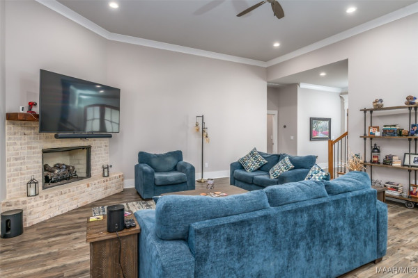 1215 Brookwood Drive