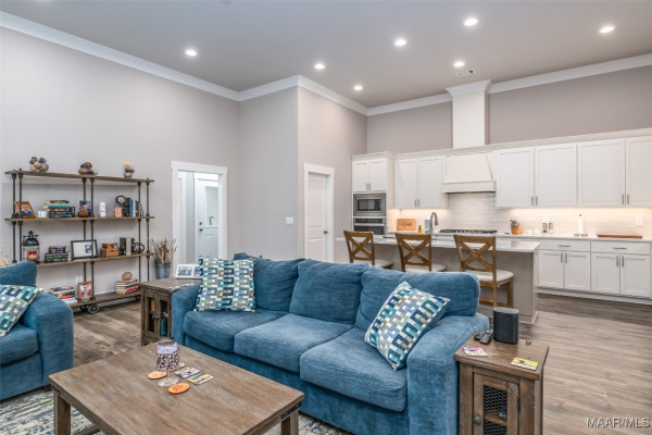 1215 Brookwood Drive