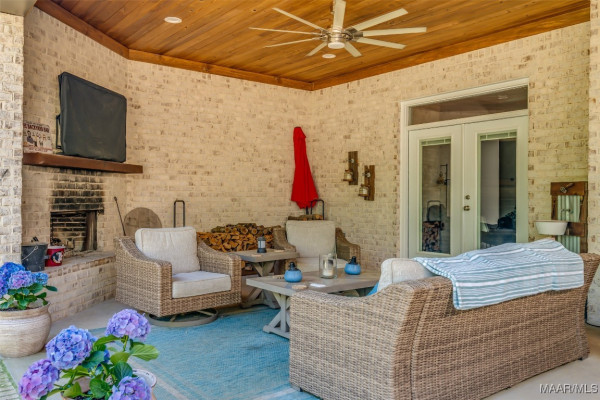 1215 Brookwood Drive
