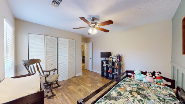 80 Meadowood Drive