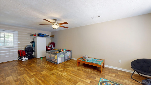 80 Meadowood Drive