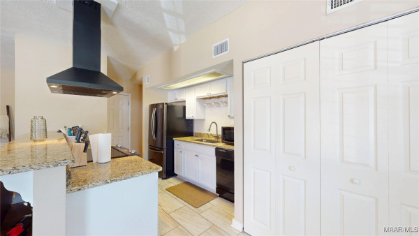 80 Meadowood Drive