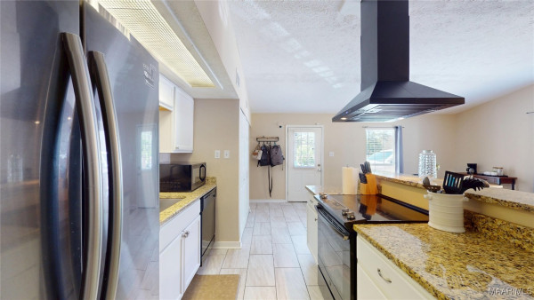 80 Meadowood Drive