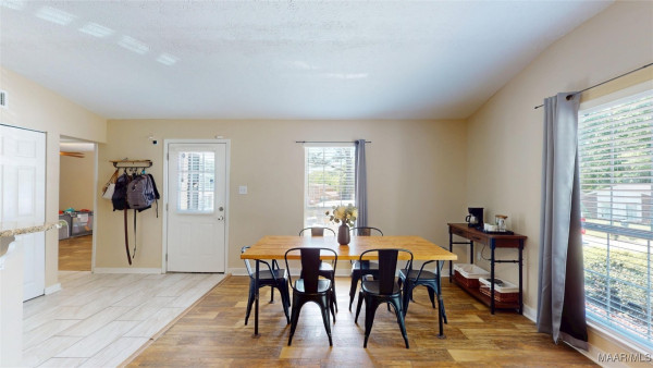 80 Meadowood Drive