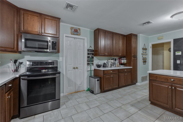 3243 Willow Lane Drive