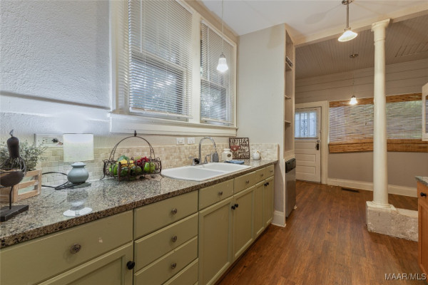 323 FINLEY Avenue