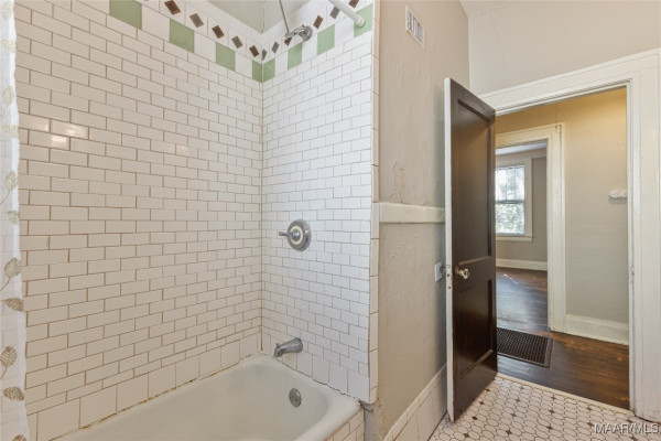 323 FINLEY Avenue