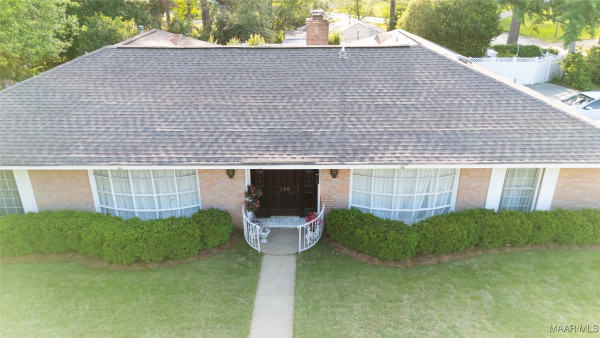 600 Larkin Lane