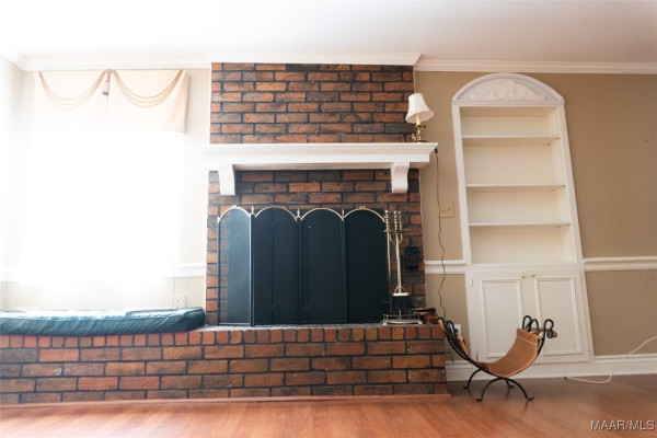 600 Larkin Lane