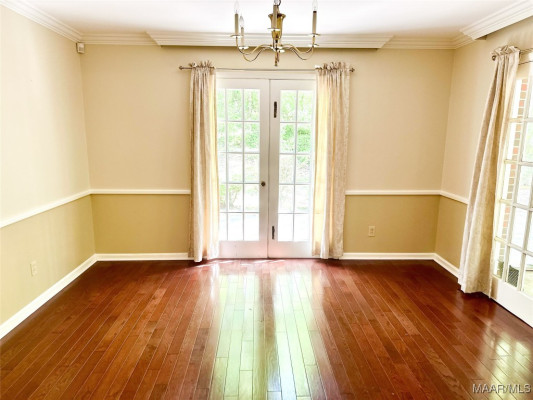 605 Noble Road