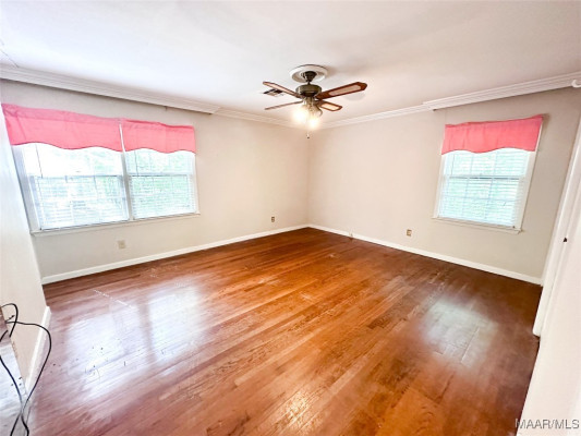 605 Noble Road