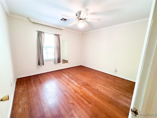 605 Noble Road