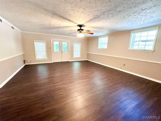 605 Noble Road