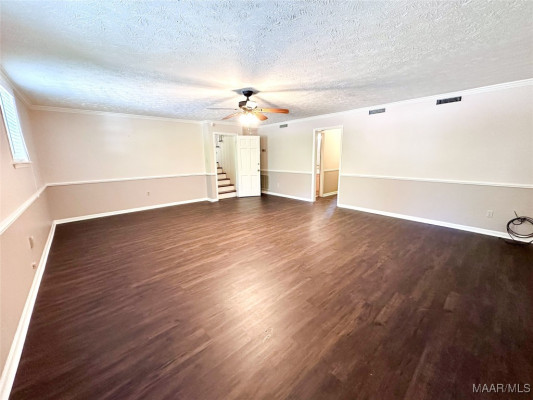 605 Noble Road