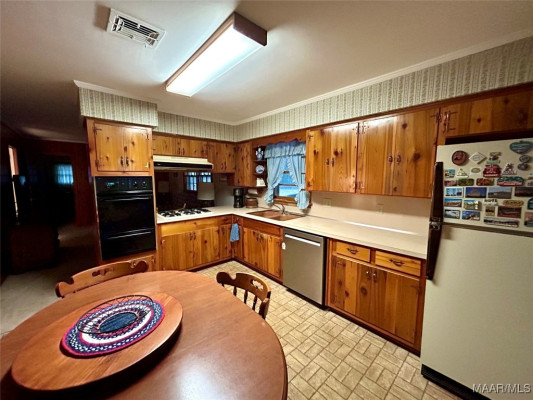 931 Frontenac Court