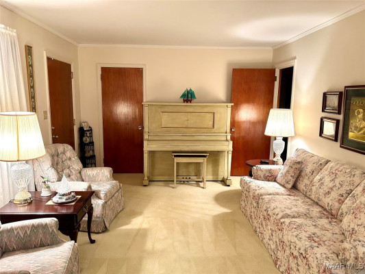 931 Frontenac Court