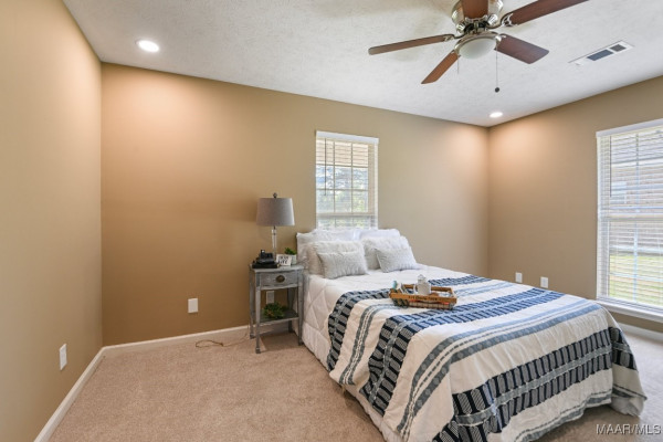 1603 Guiding Way