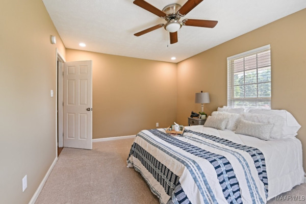 1603 Guiding Way