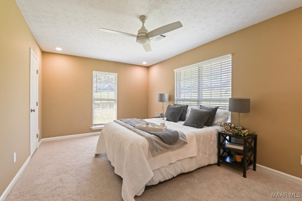 1603 Guiding Way