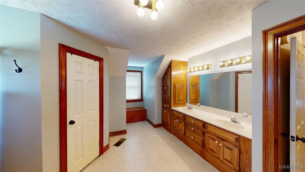 751 Summer Lane