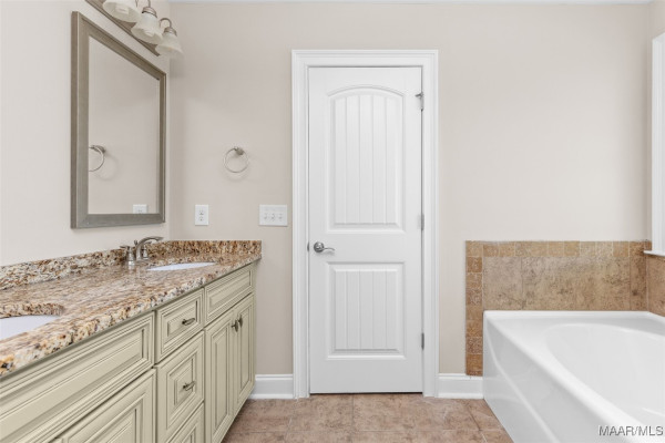 8248 RYAN RIDGE Loop