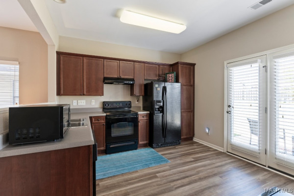 6617 RIDGEVIEW Circle