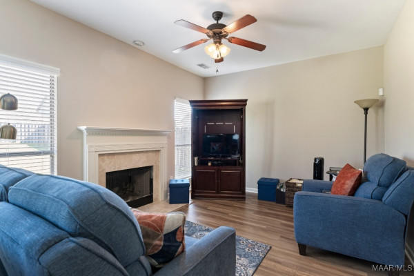 6617 RIDGEVIEW Circle