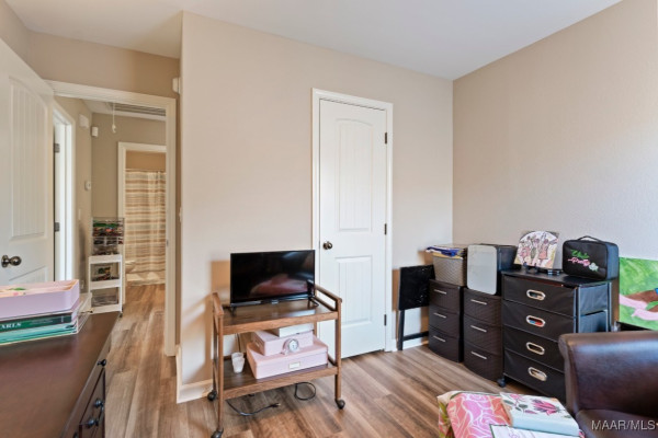 6617 RIDGEVIEW Circle