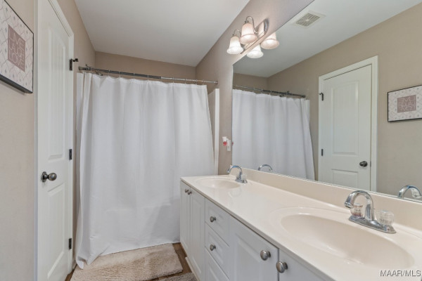 6617 RIDGEVIEW Circle
