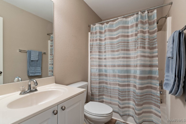 6617 RIDGEVIEW Circle