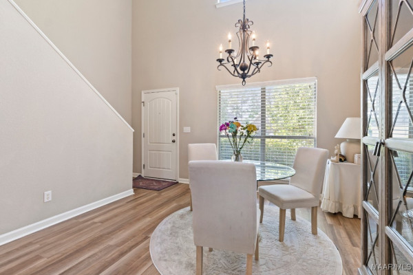 6617 RIDGEVIEW Circle