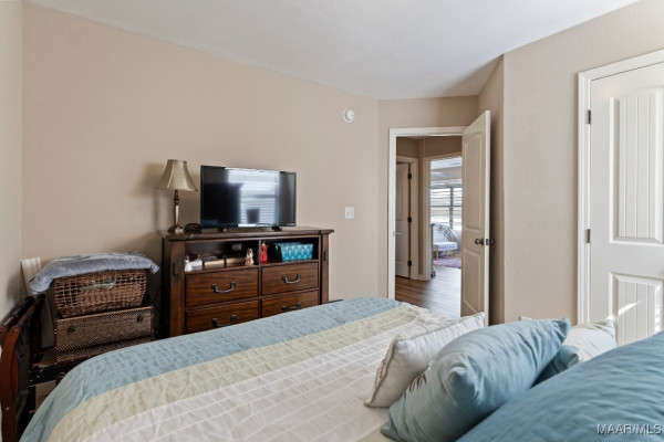 6617 RIDGEVIEW Circle