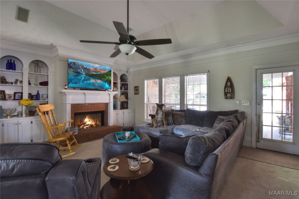 3943 Samantha Drive