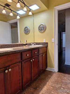 6704 QUAIL RIDGE Drive