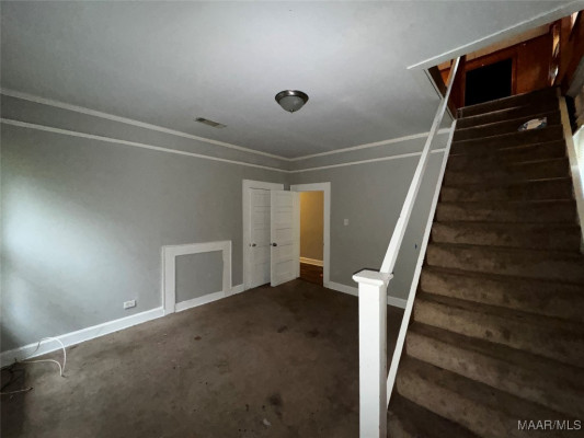 2233 E 4TH Street