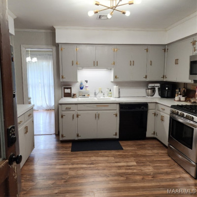 305 Daphne Lane