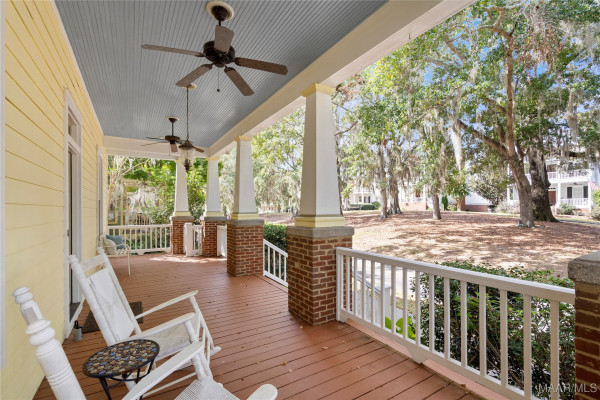 44 Avenue Of The Waters .