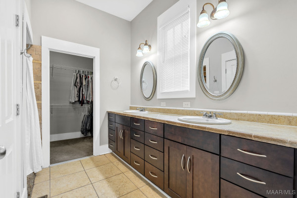 44 Avenue Of The Waters .