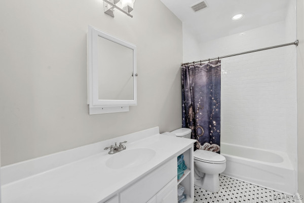 44 Avenue Of The Waters .