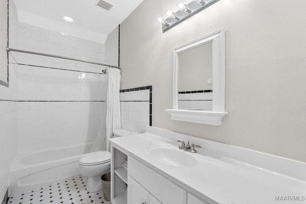 44 Avenue Of The Waters .