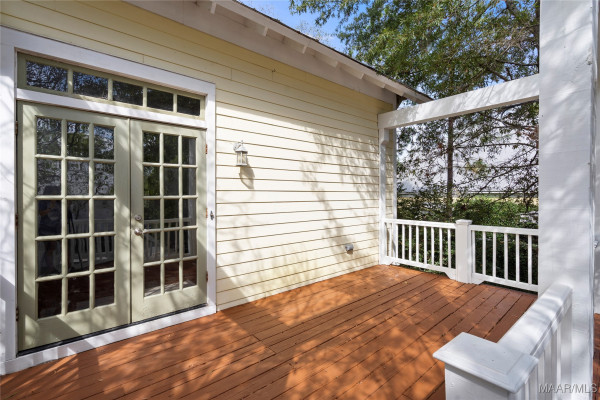 44 Avenue Of The Waters .