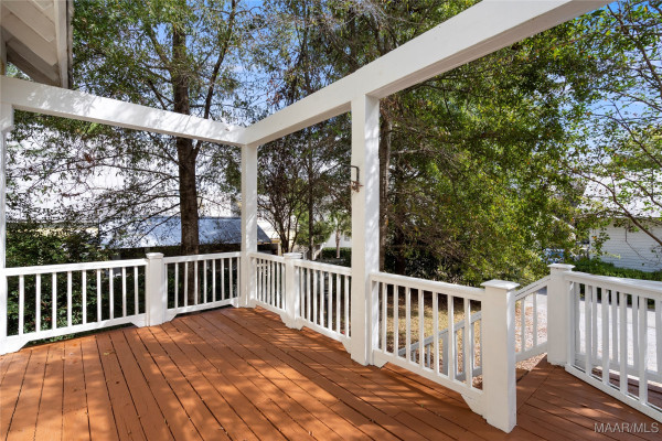 44 Avenue Of The Waters .