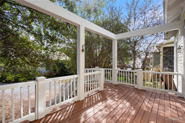 44 Avenue Of The Waters .