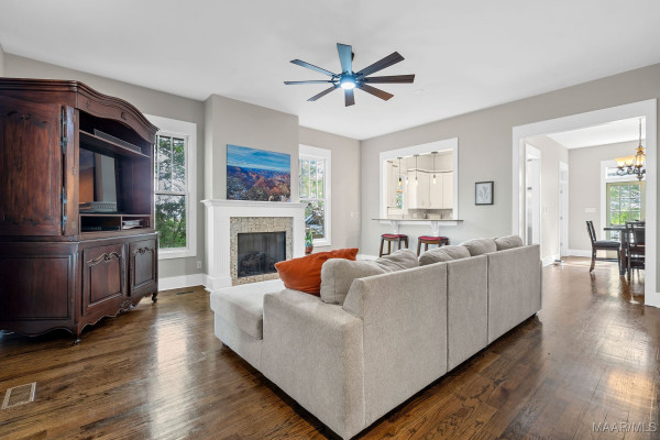 44 Avenue Of The Waters .